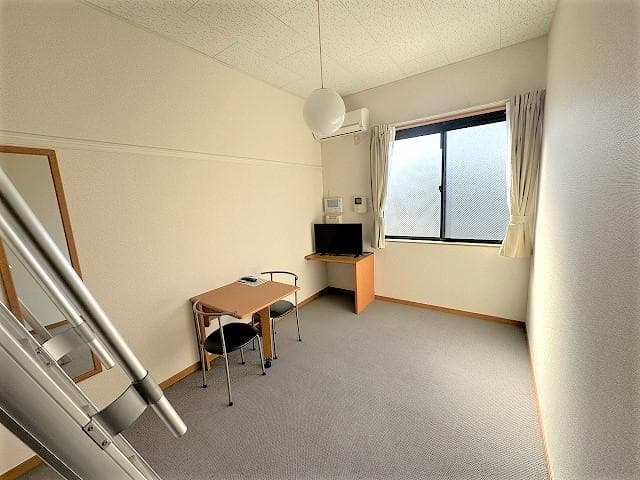 Room image 12
