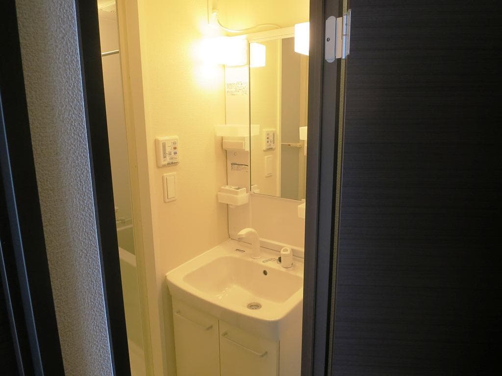Room image 12