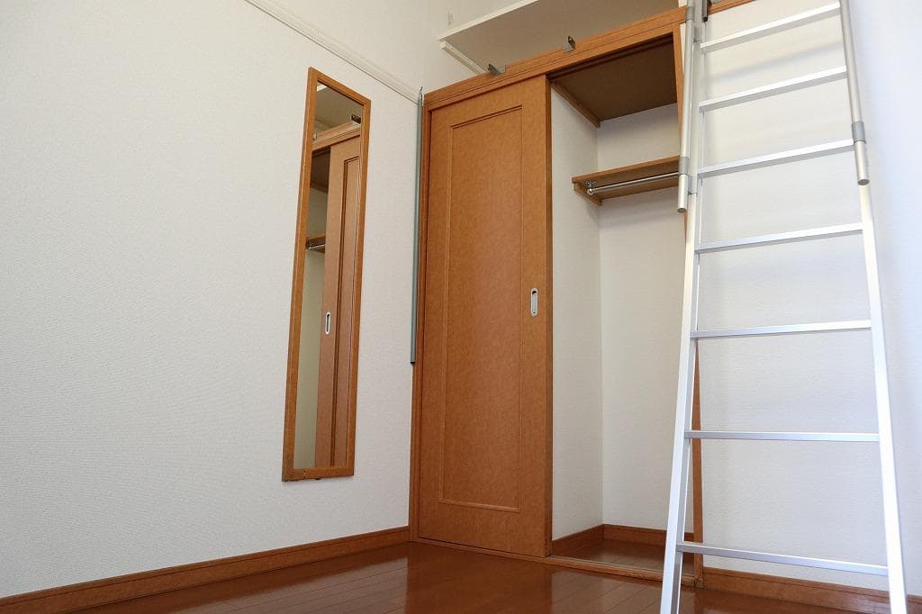 Room image 13