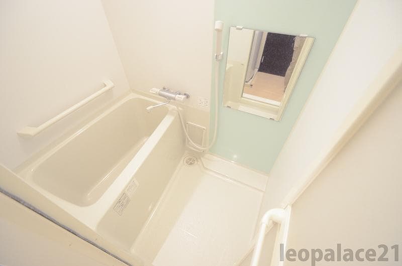 Room image 11