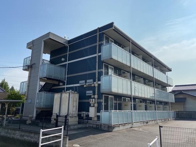 Main exterior of LEONEXT Leono