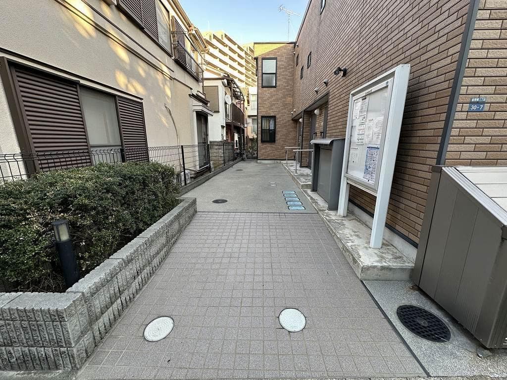 Room image 11