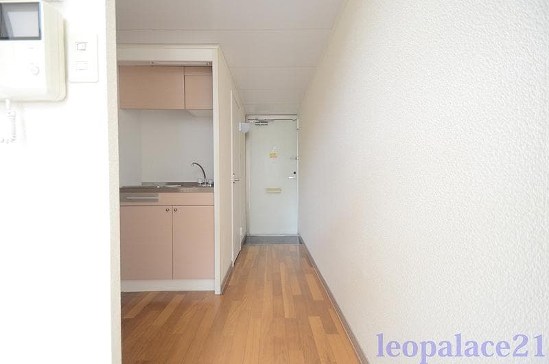 Room image 13