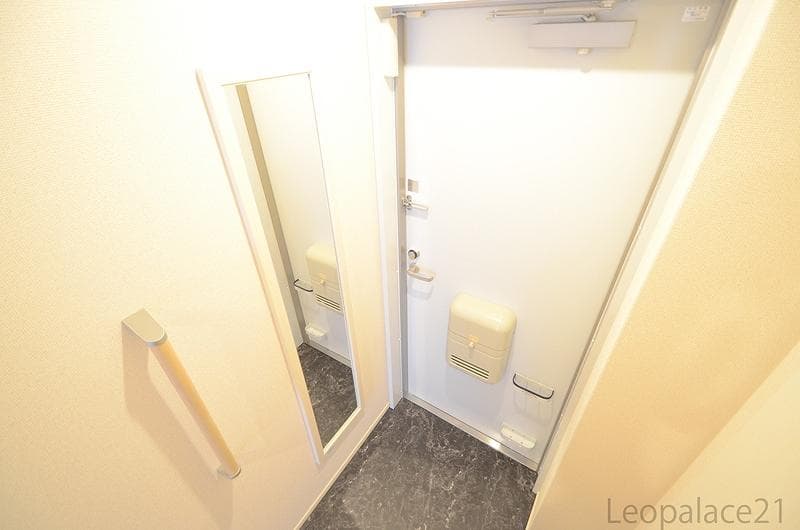 Preview interior of CLEINO Horiike