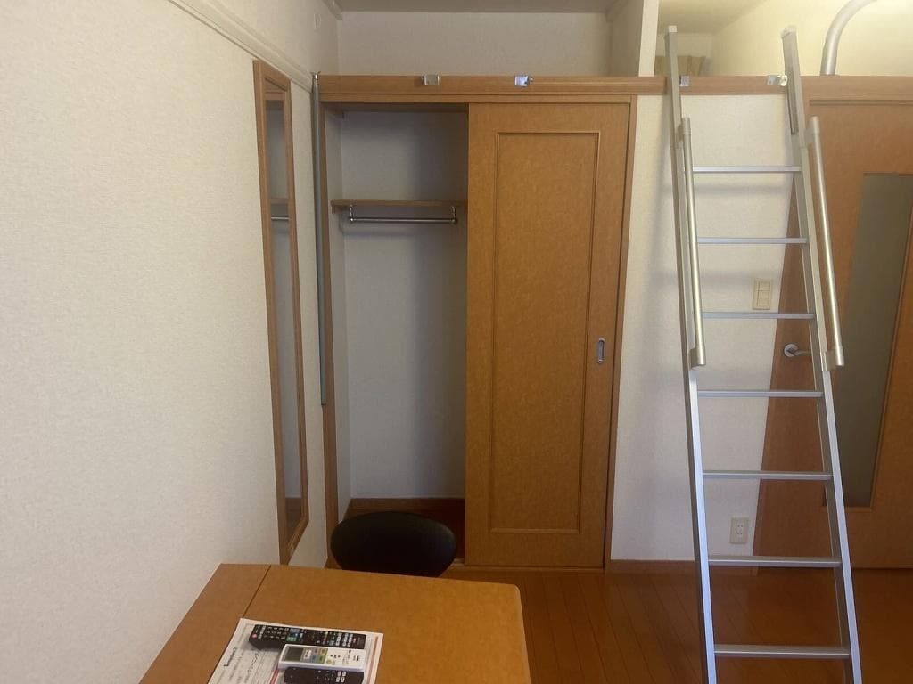 Room image 9