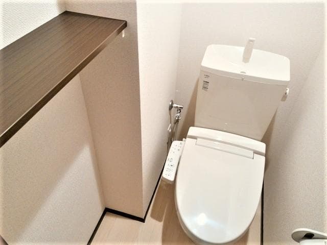 Room image 8
