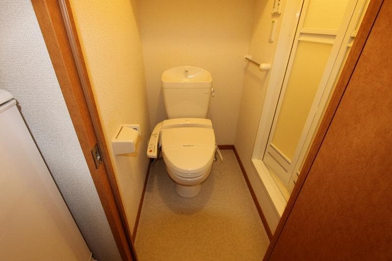 Room image 15