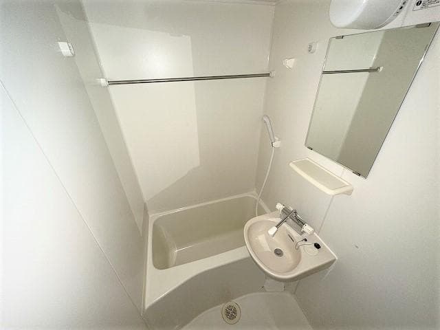 Room image 14
