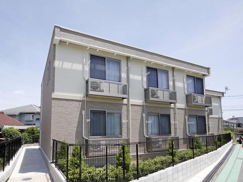 Main exterior of LEONEXT Hiiragi