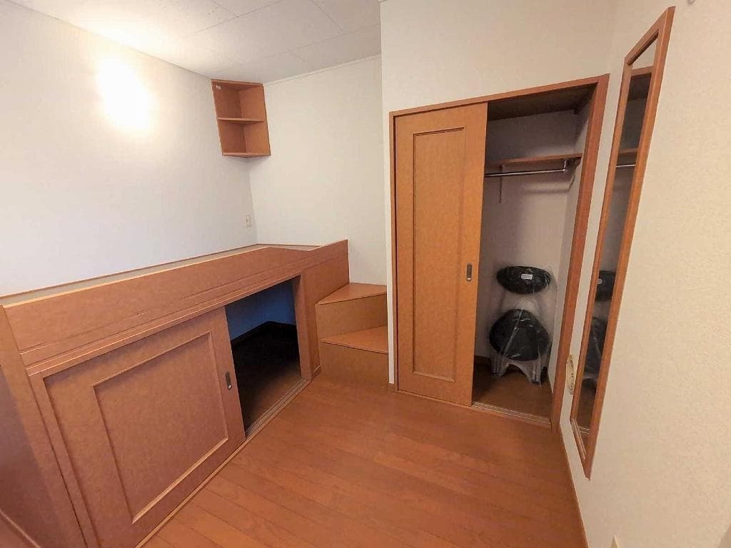 Room image 9