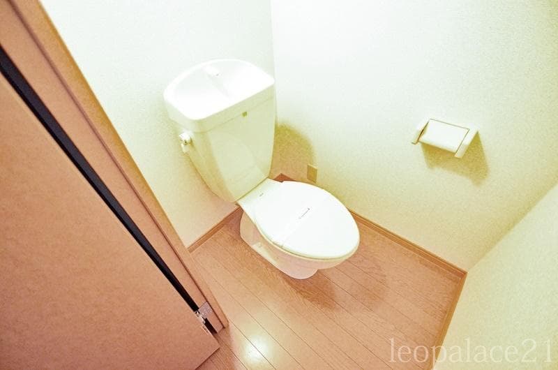 Room image 11