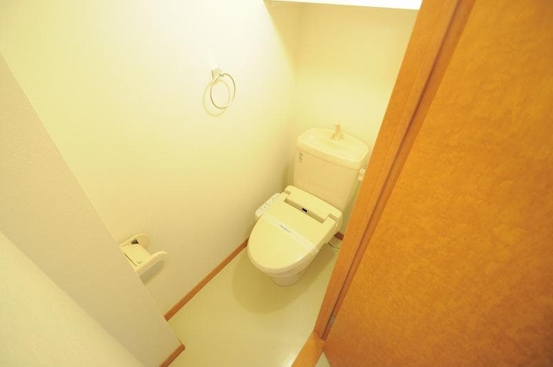 Room image 8