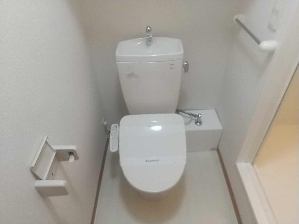 Room image 8