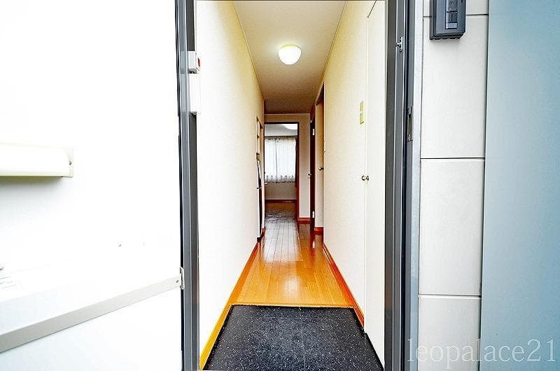 Room image 13