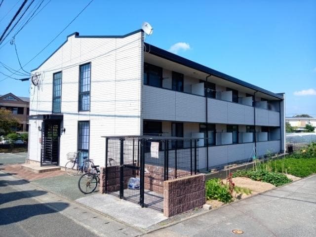 Main exterior of leopalace Horiuchi
