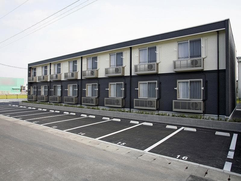 Main exterior of LEONEXT Sun Seed Takeshita