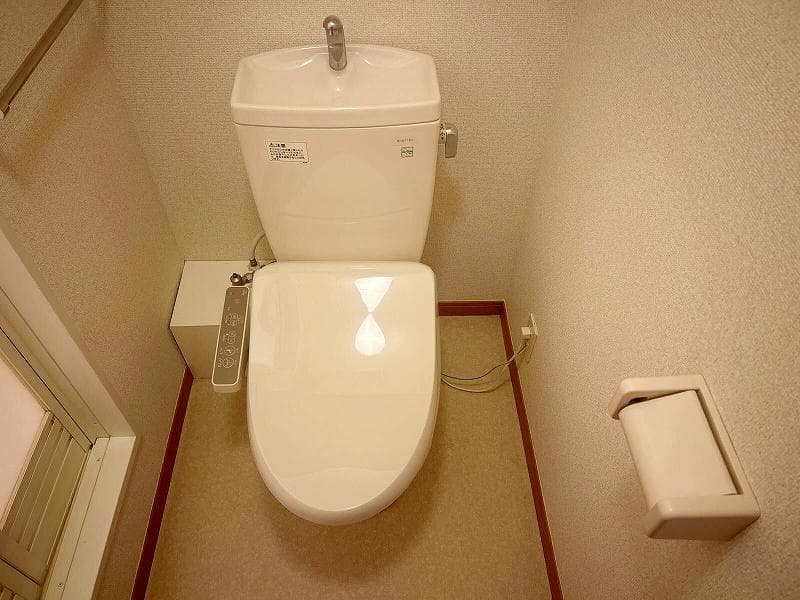 Room image 8