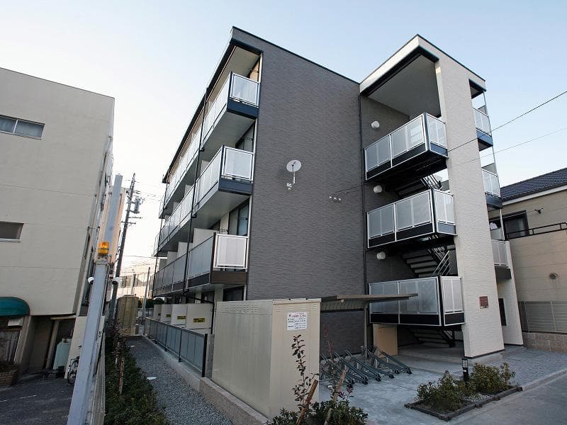 Main exterior of leopalace Saiko