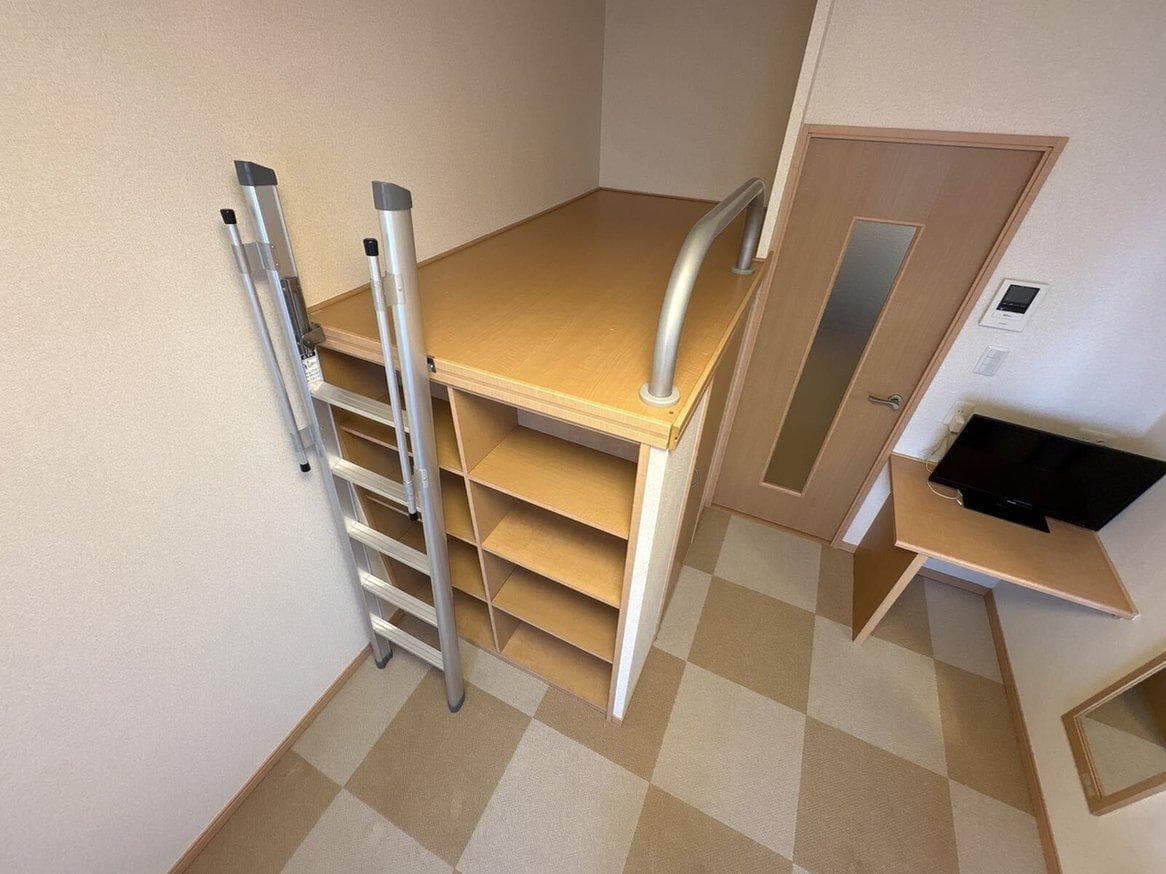 Room image 10