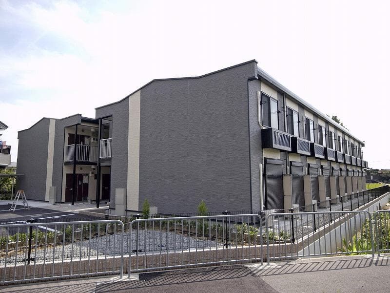 Main exterior of leopalace Flora Suga