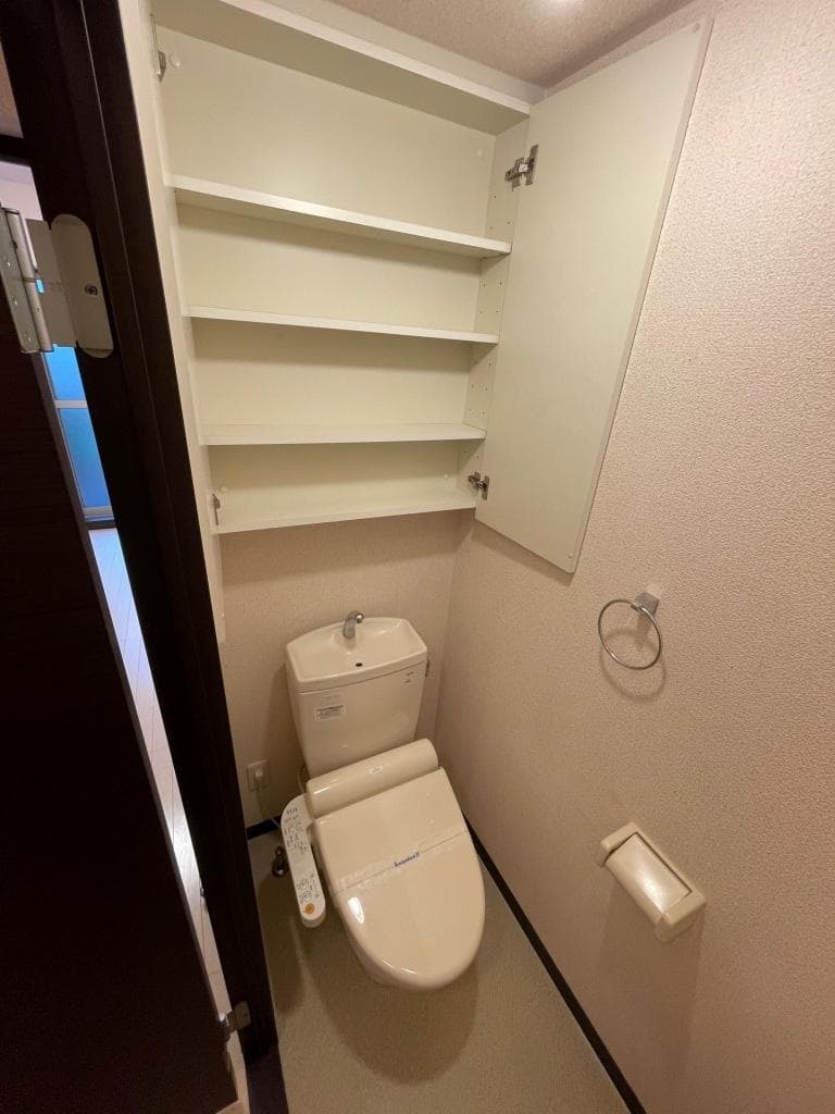 Room image 10