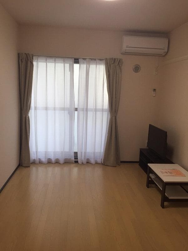 Room image 9