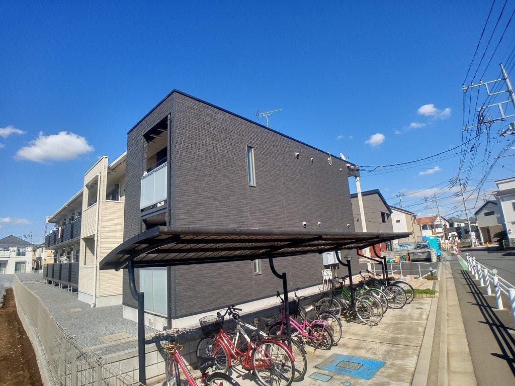 Main exterior of LEONEXT Grand Tour