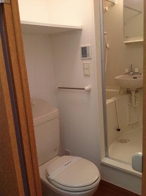 Room image 8