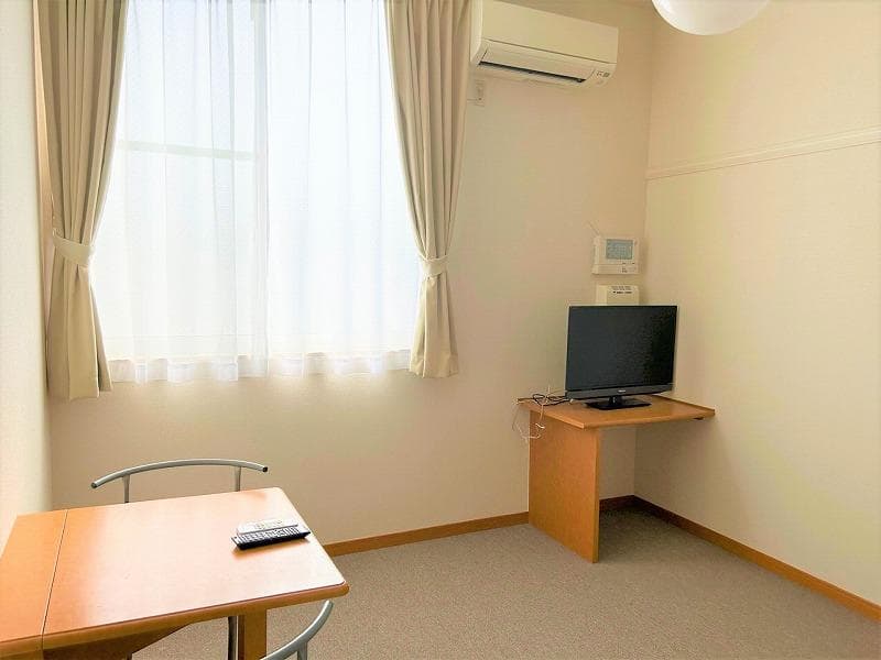 Room image 11