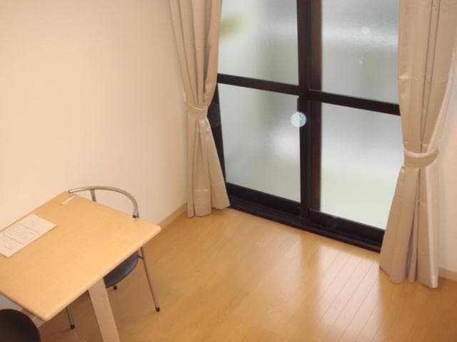 Room image 14