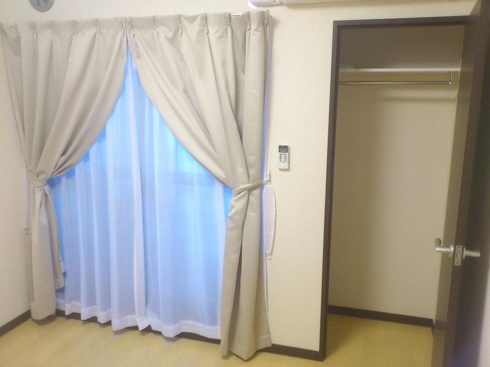 Room image 16