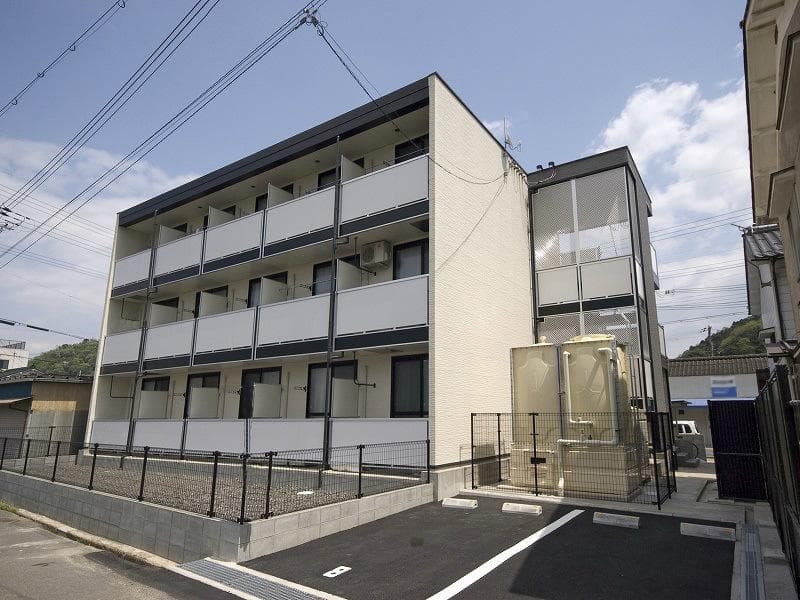 Main exterior of leopalace Ruest