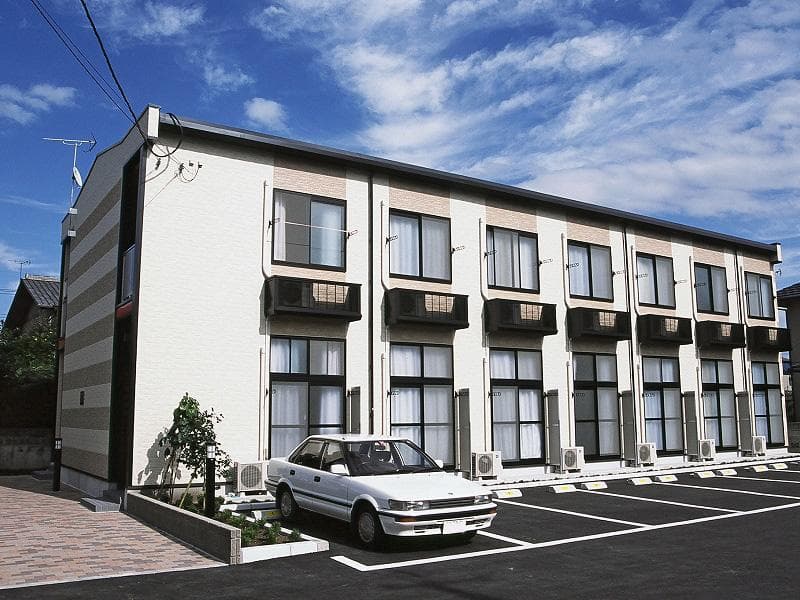 Main exterior of leopalace Yoshiken