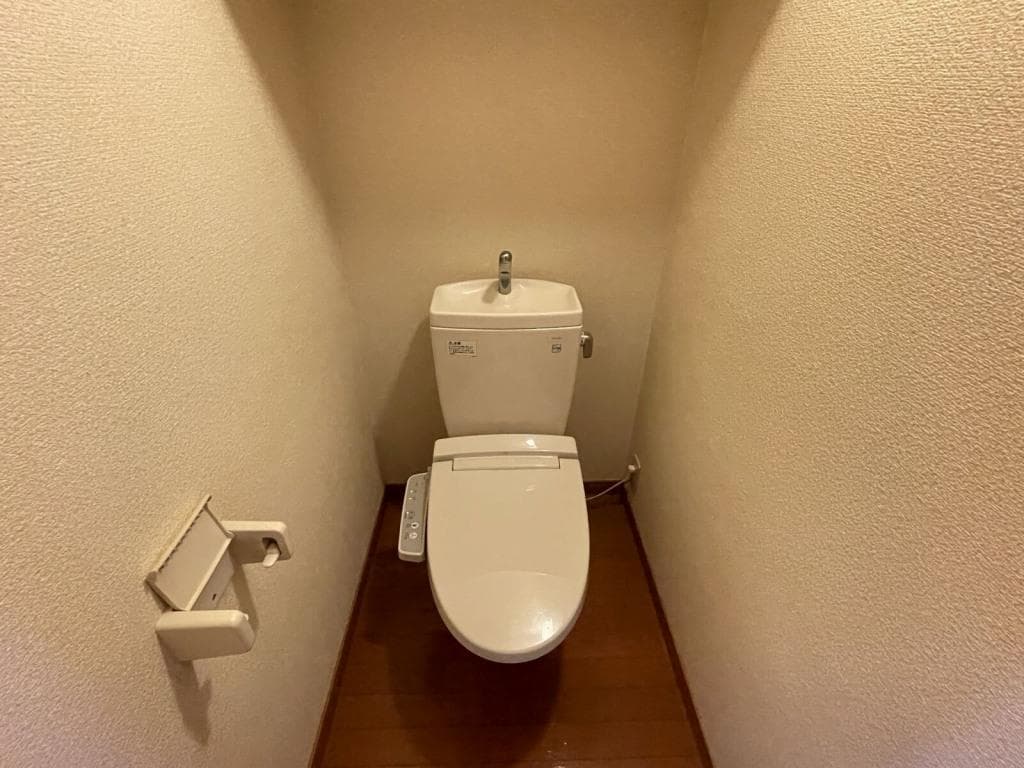 Room image 8