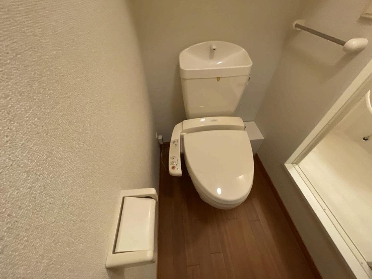 Room image 8