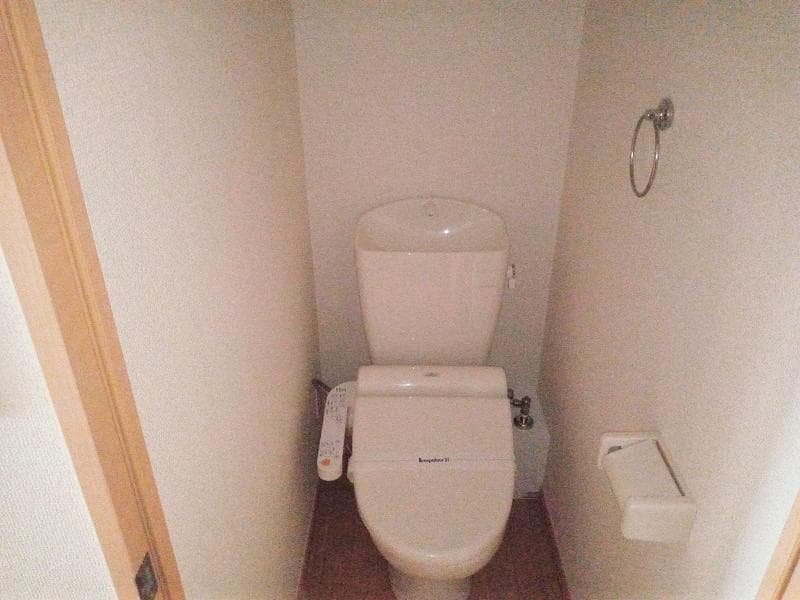 Room image 8