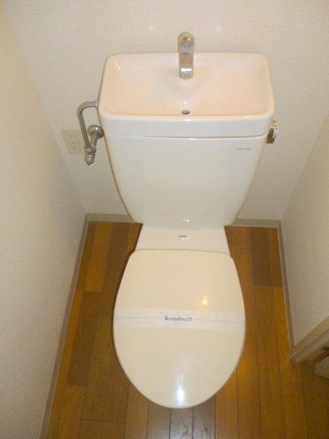 Room image 11