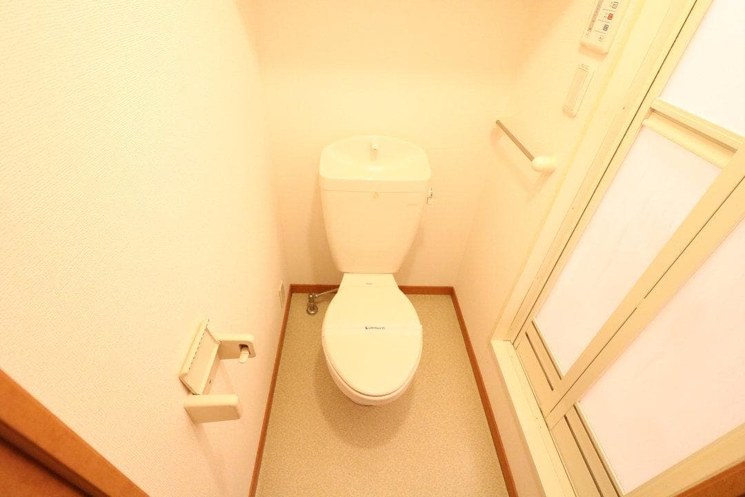 Room image 8