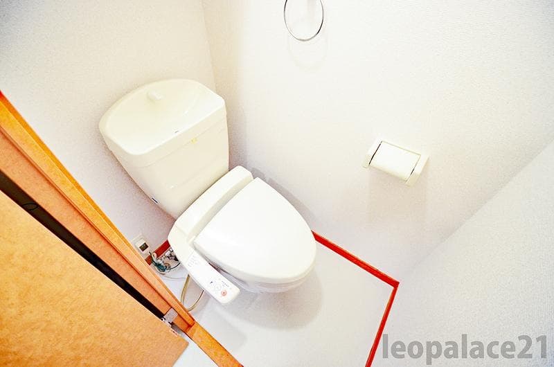 Room image 8