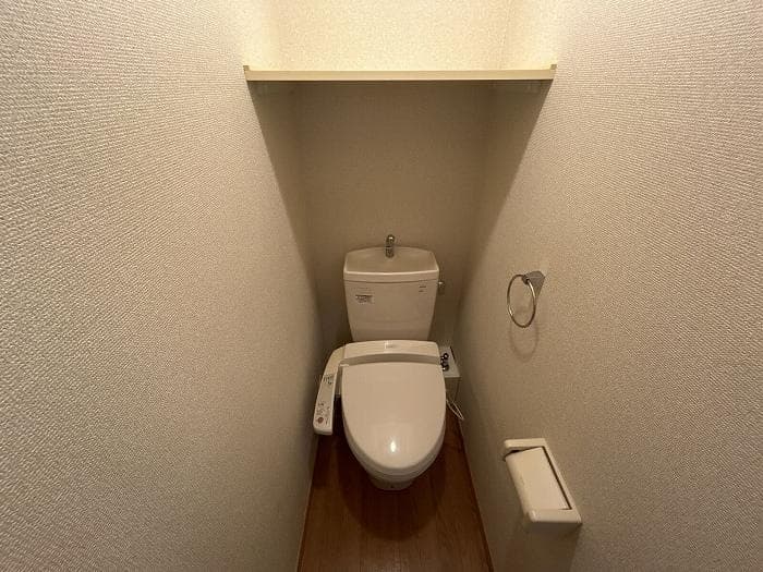 Room image 8