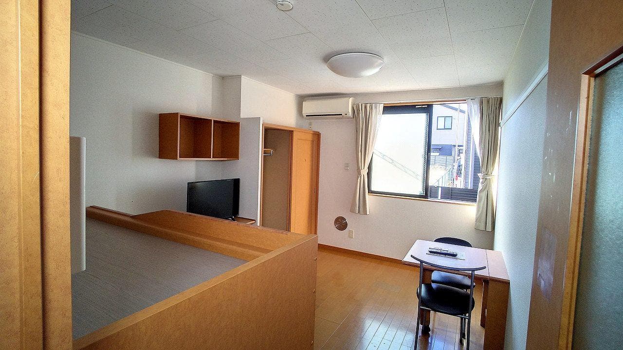 Room image 8