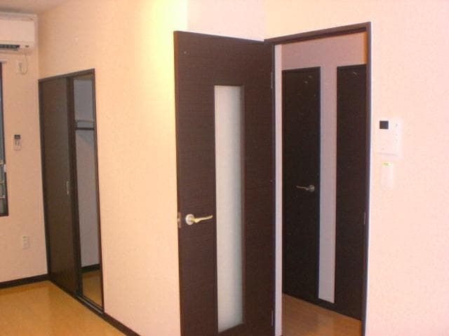 Room image 15