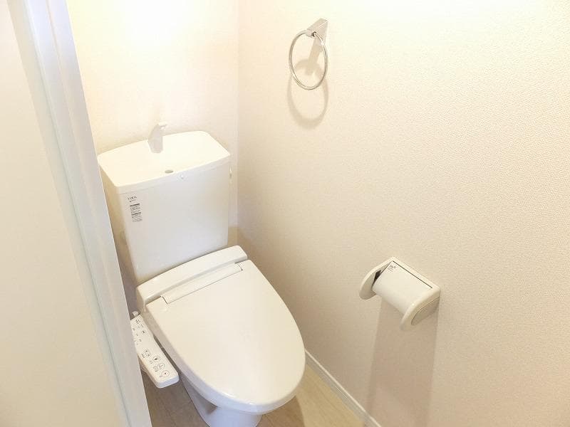 Room image 8