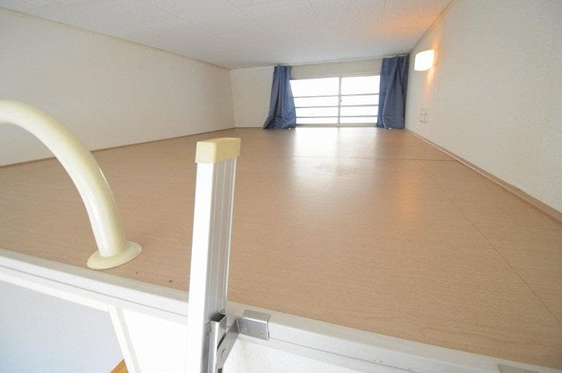 Room image 8