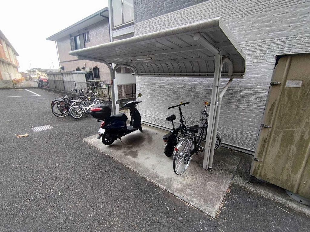 Room image 13