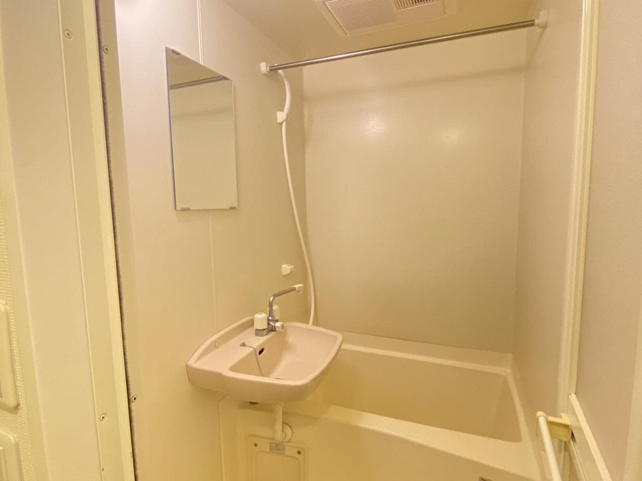 Room image 13