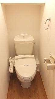 Room image 8