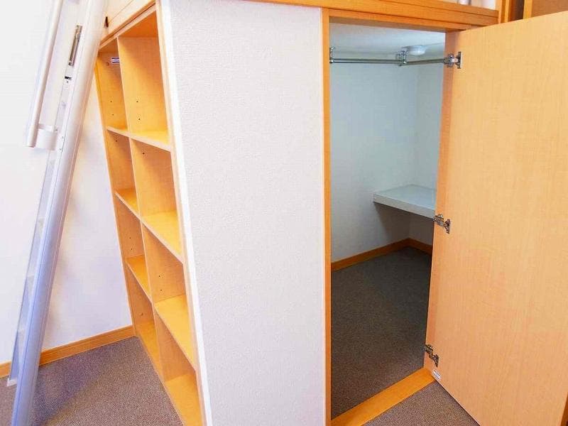 Room image 12
