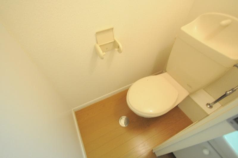 Room image 15