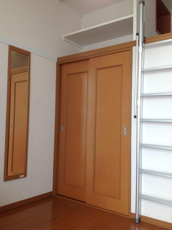 Room image 8